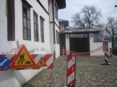 Pao deo krova Muzeja u Vranju 